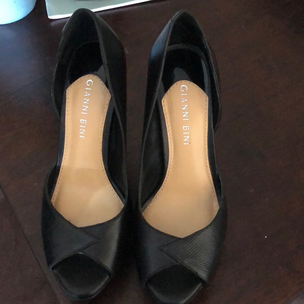 Gianni Bini Pumps